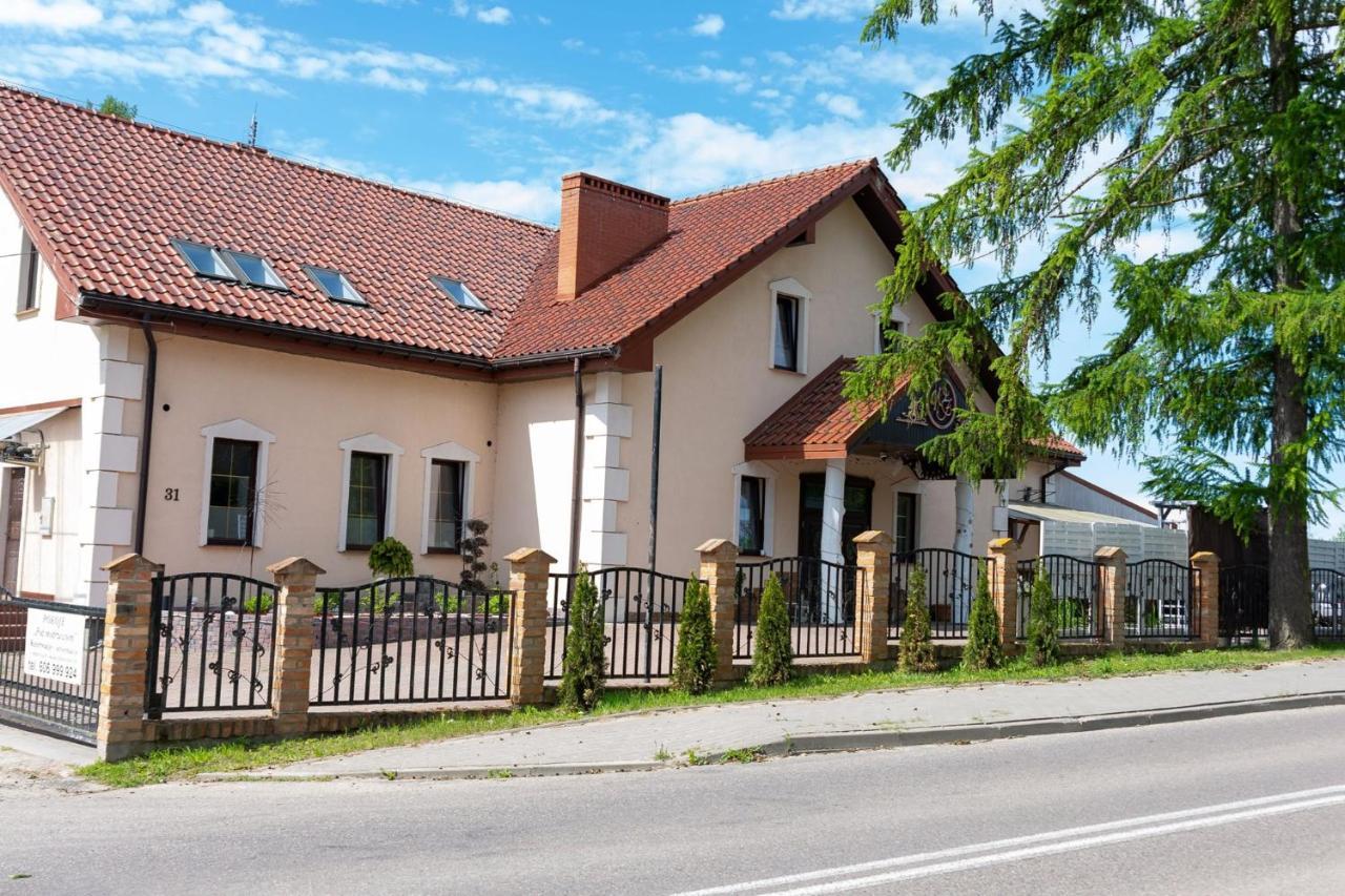 Pensjonat Agroturystyczny Pod Modrzewiem Bed & Breakfast Florczaki Exterior photo
